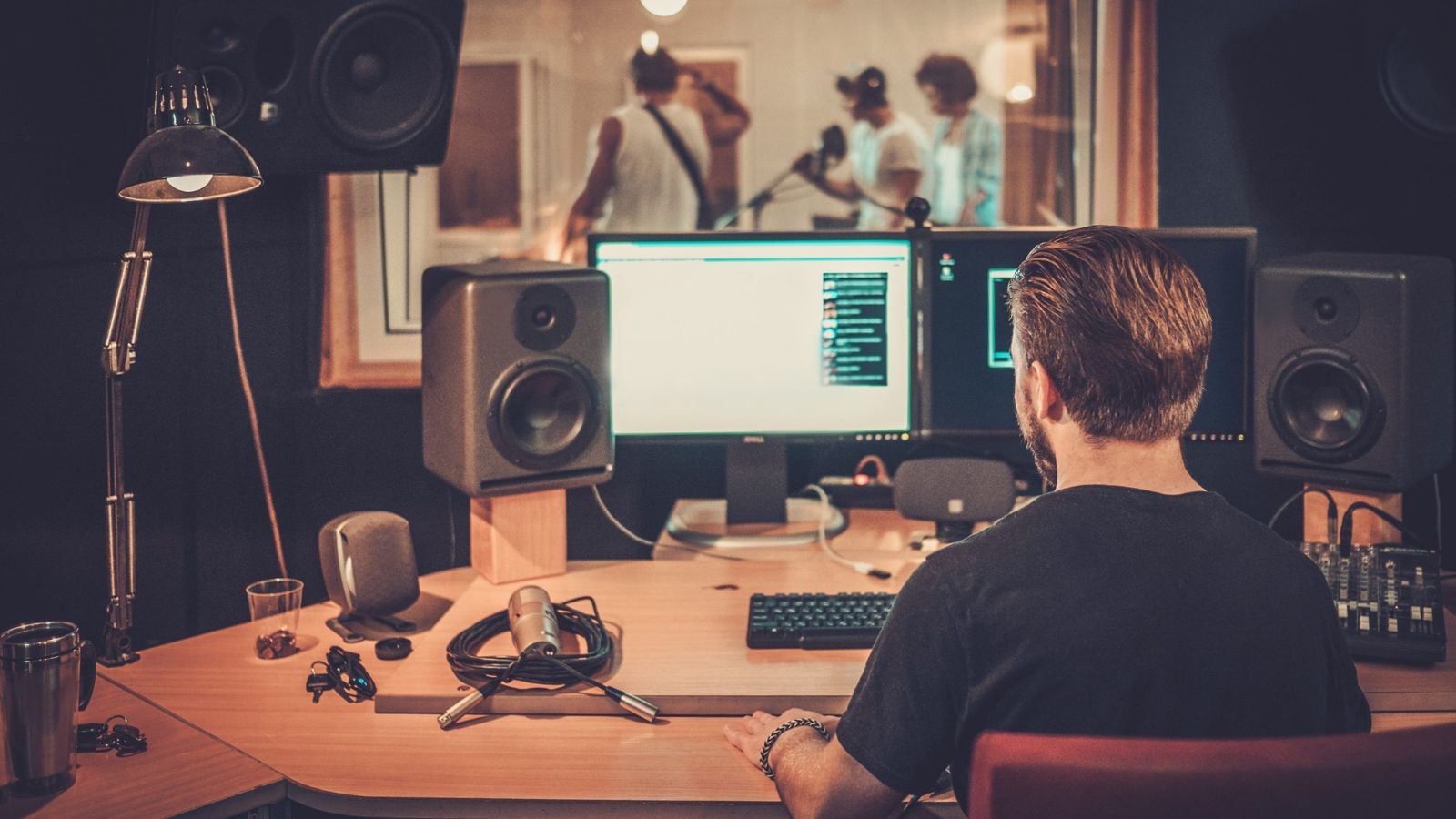 Teaching music production & instruments - 2025 guide