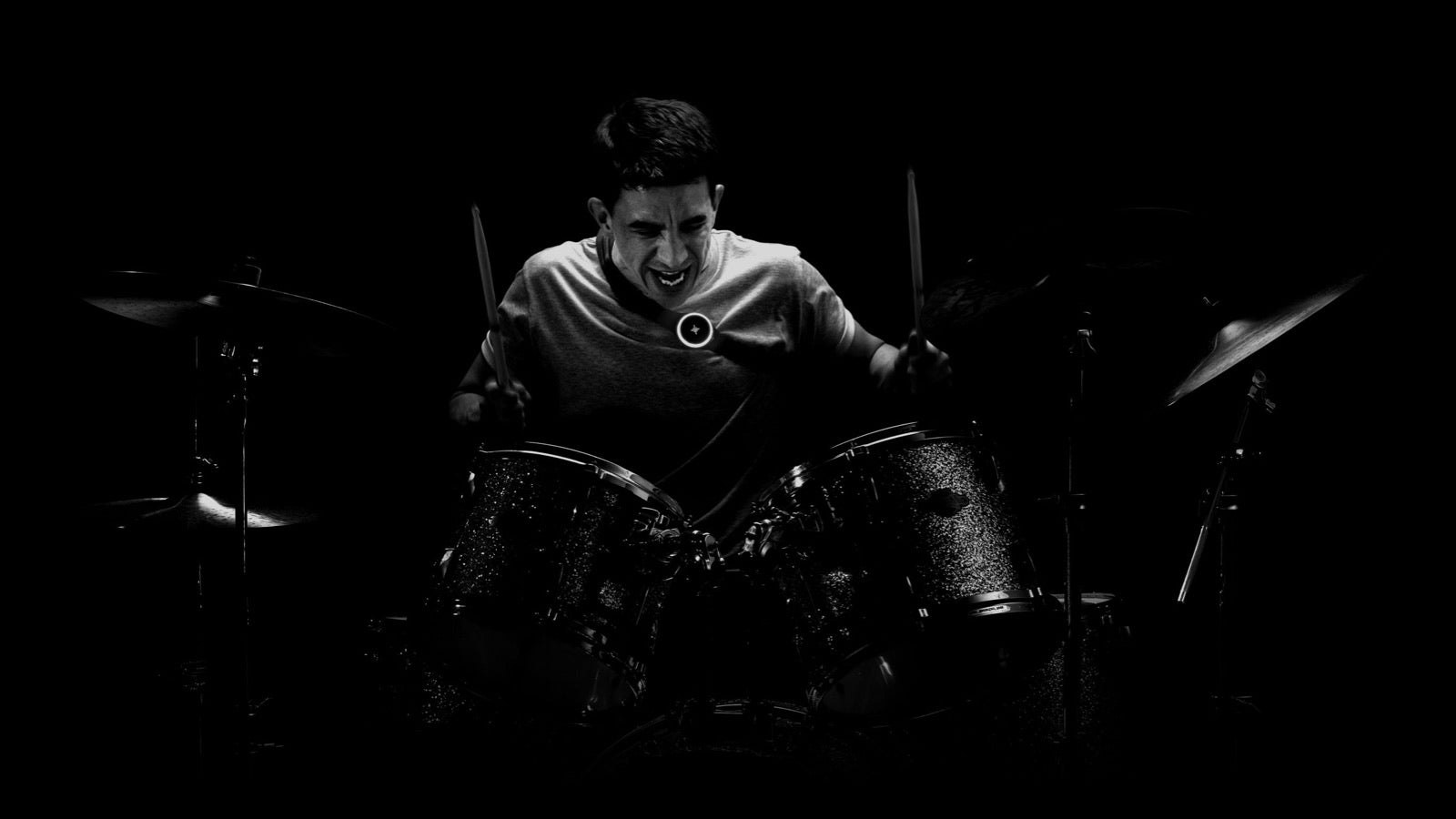 Drummer wearing Soundbrenner Pulse