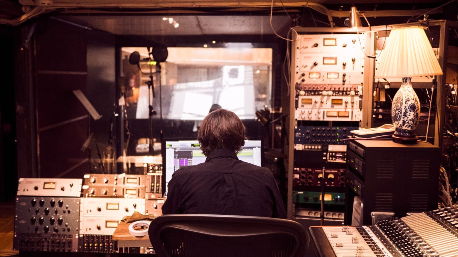 7 best gears for music producers