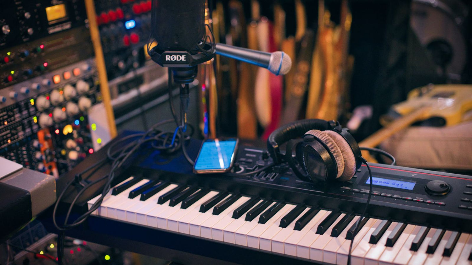 10 accessoires et outils de piano que chaque pianiste doit avoir