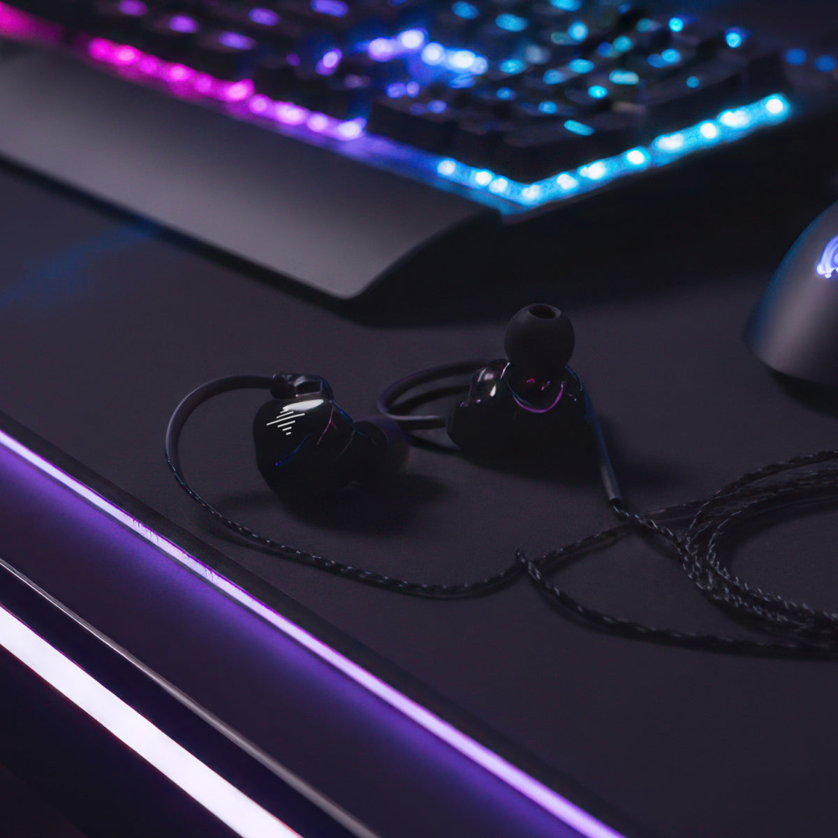 Wave in-ear monitors for gamers