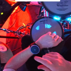 “Using the Soundbrenner Pulse to keep time 😤”