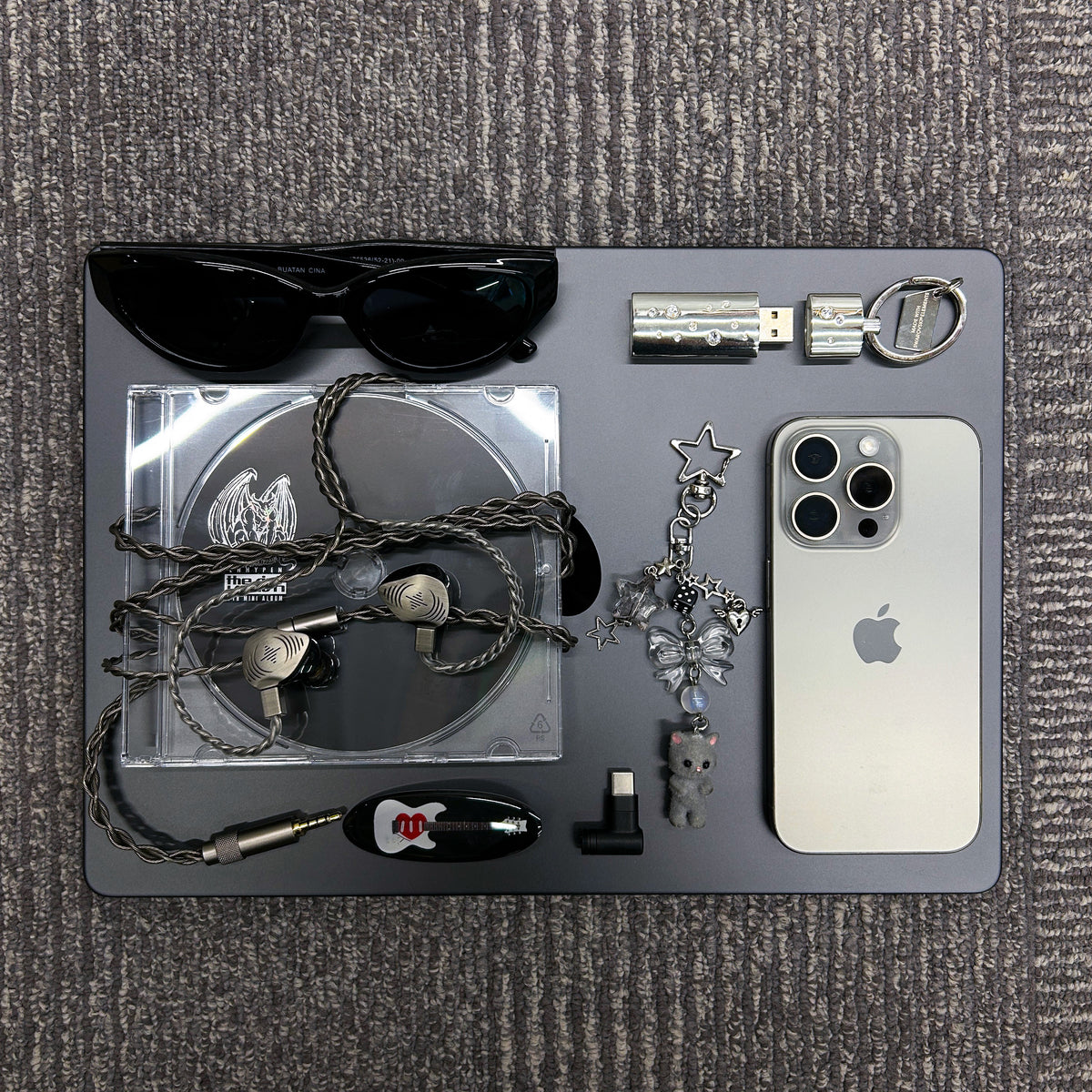Wave Pro 2 with everyday carry essentials