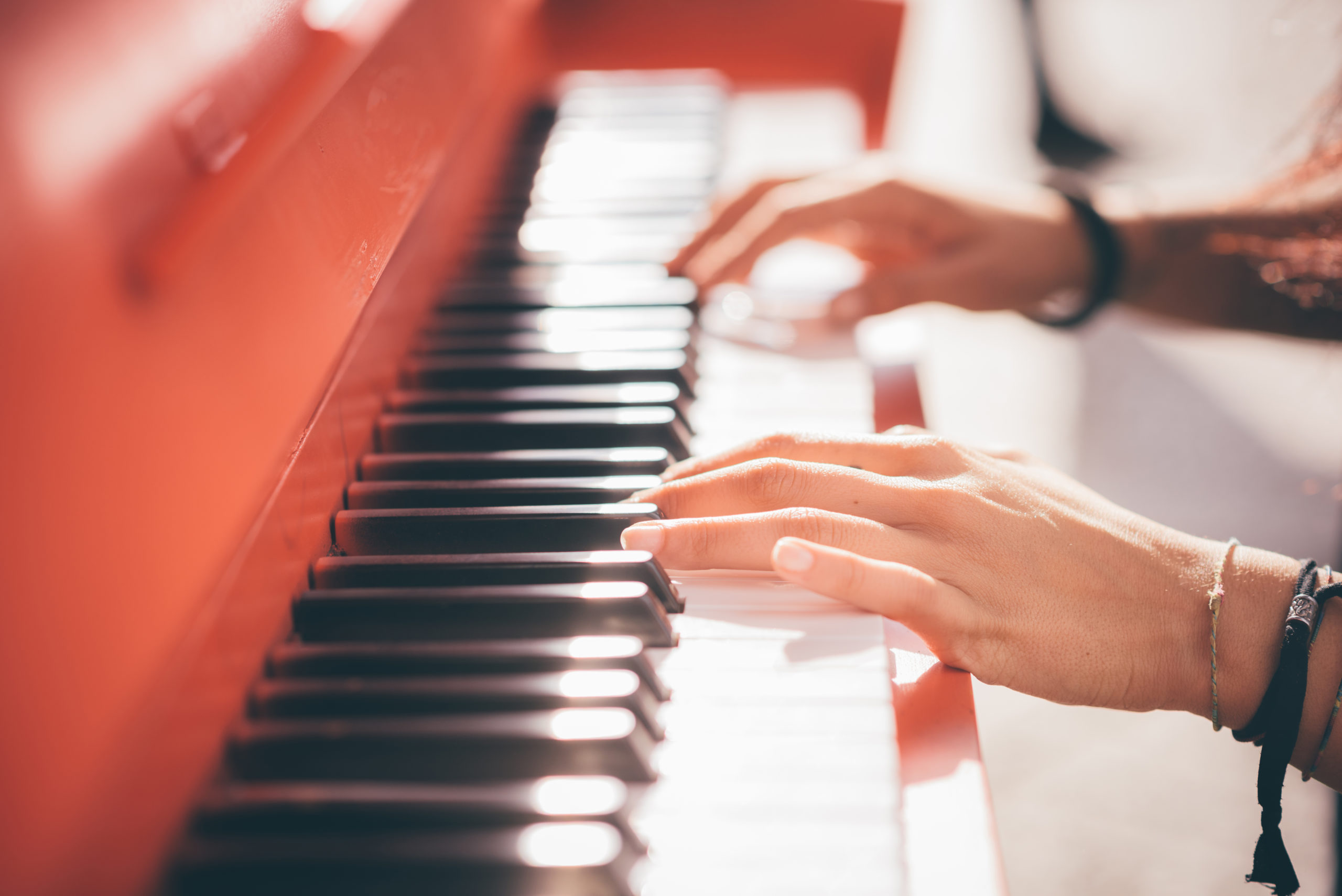 How To Teach Yourself Piano - A Total Beginner's Guide