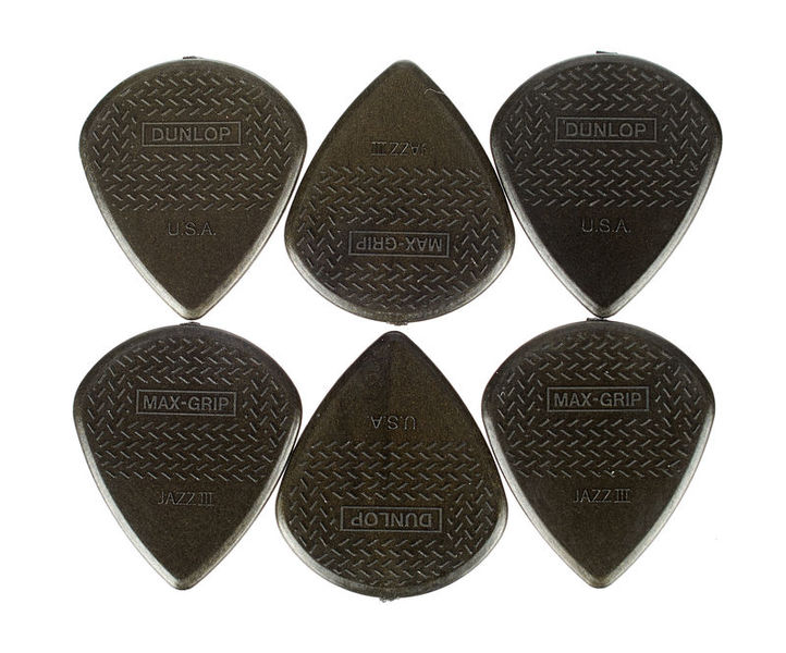 guitar pick - best gifts for guitarists