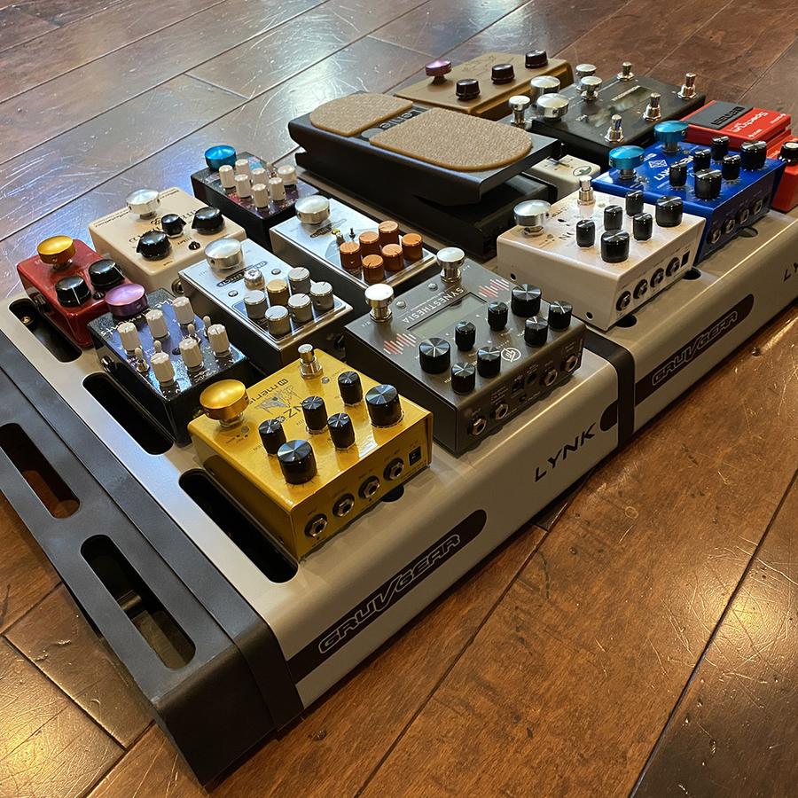 Pedalboard - gifts for guitar players